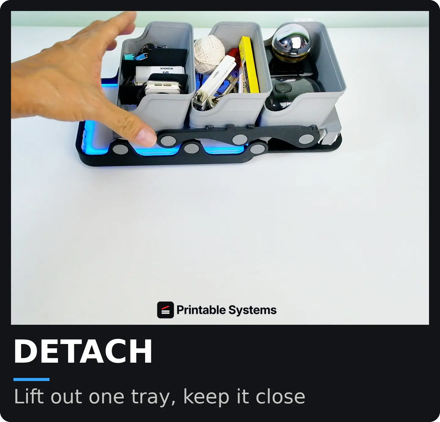 Lifting out a Flip Dock tray